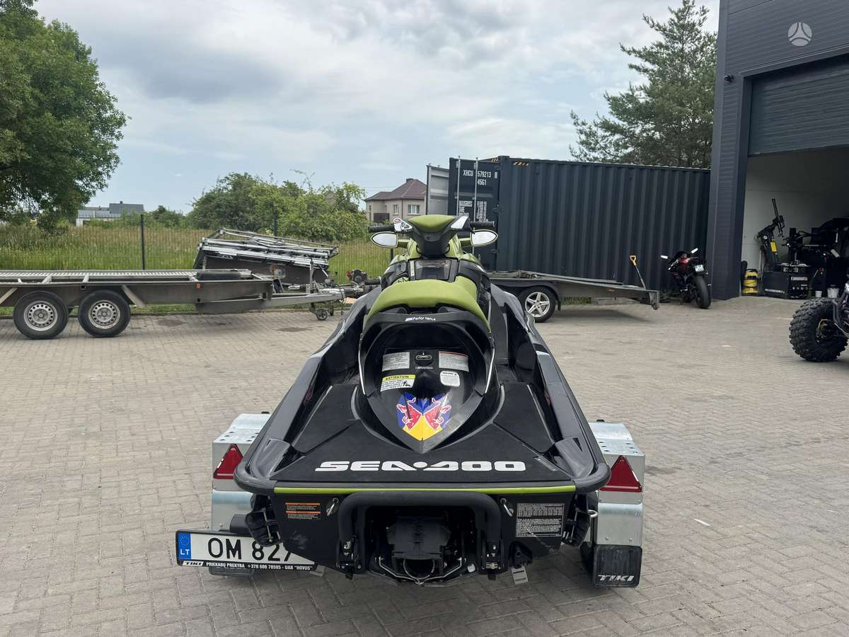 Sea-Doo RXT215, jet skis