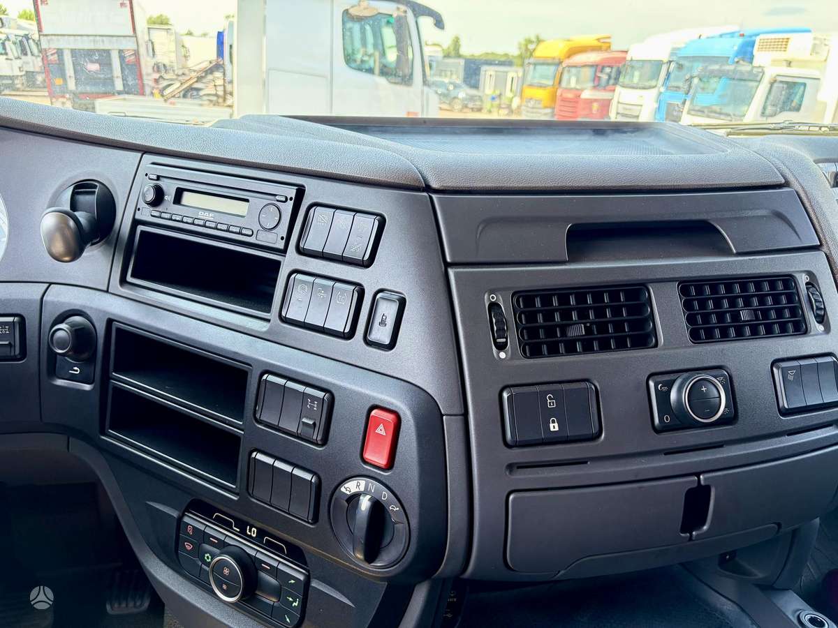 DAF XF 106.480 Space Cab, double sleeper