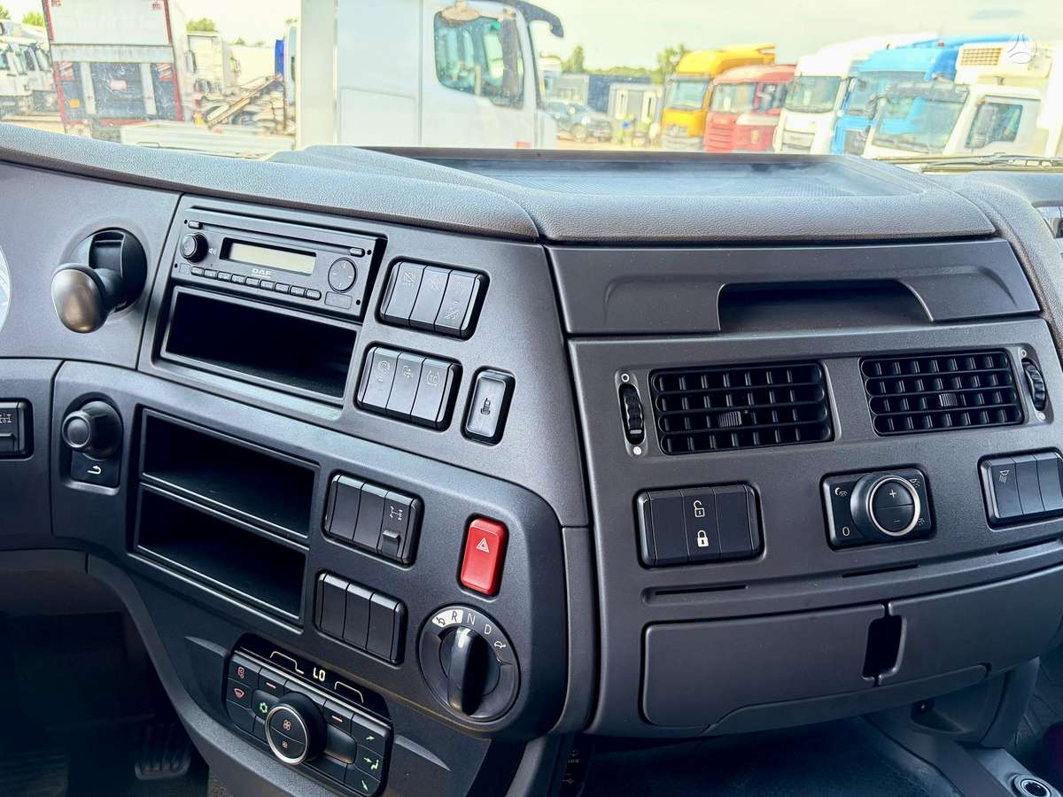 DAF XF 106.480 Space Cab, double sleeper