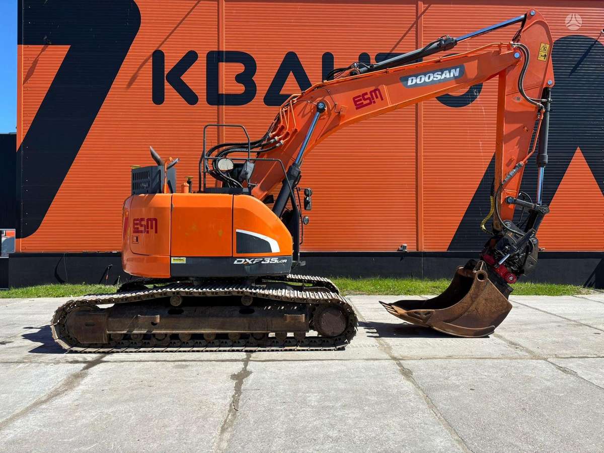 Doosan DX 235 LCR-5, excavator