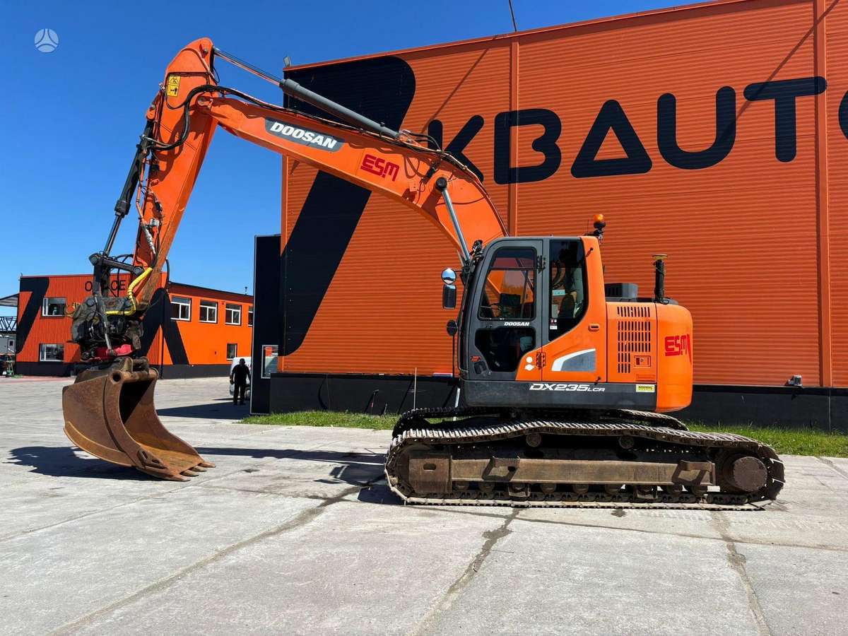 Doosan DX 235 LCR-5, excavator
