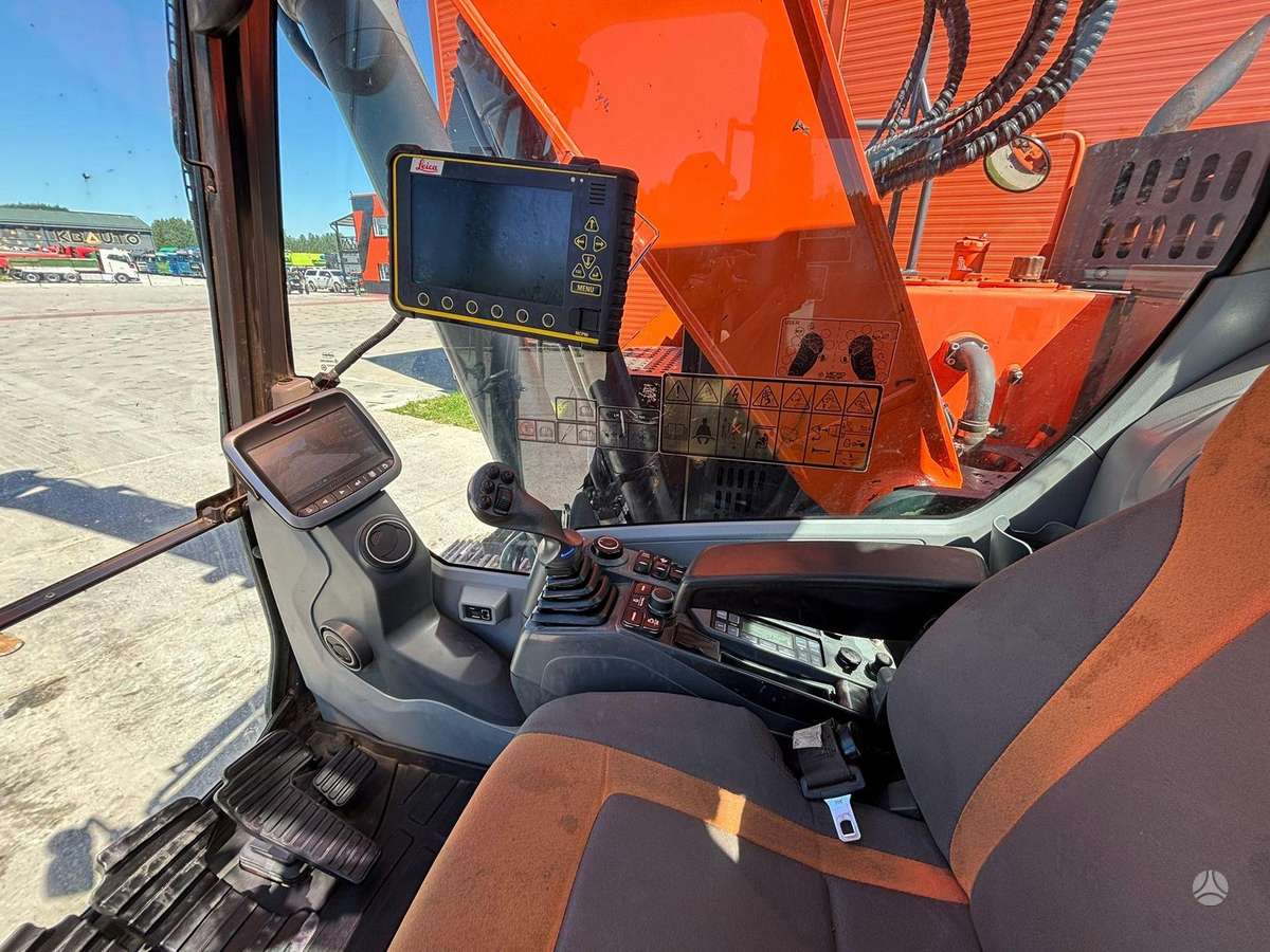 Doosan DX 235 LCR-5, excavator