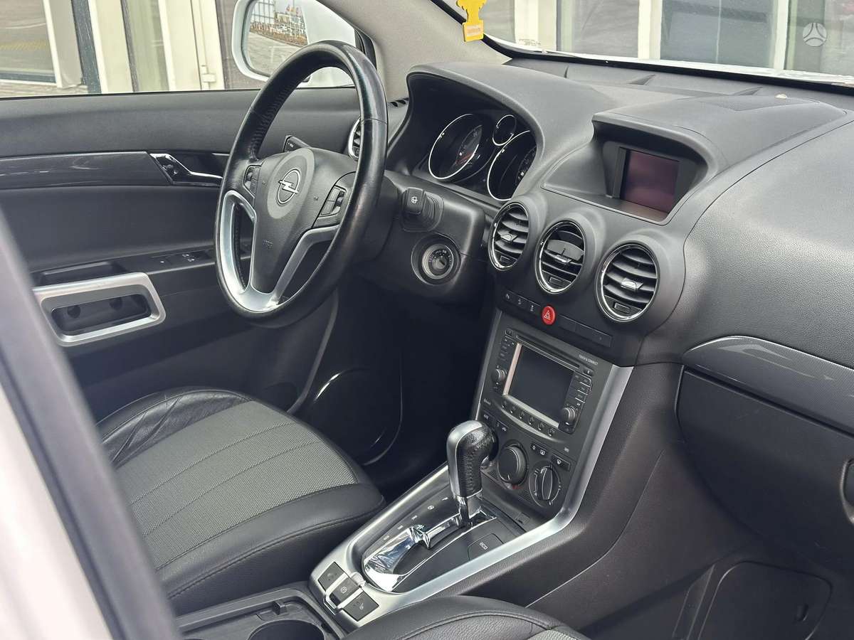 Opel Antara, 2.2 l., Внедорожник / Кроссовер