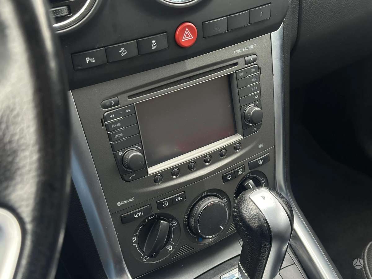 Opel Antara, 2.2 l., off-road / crossover