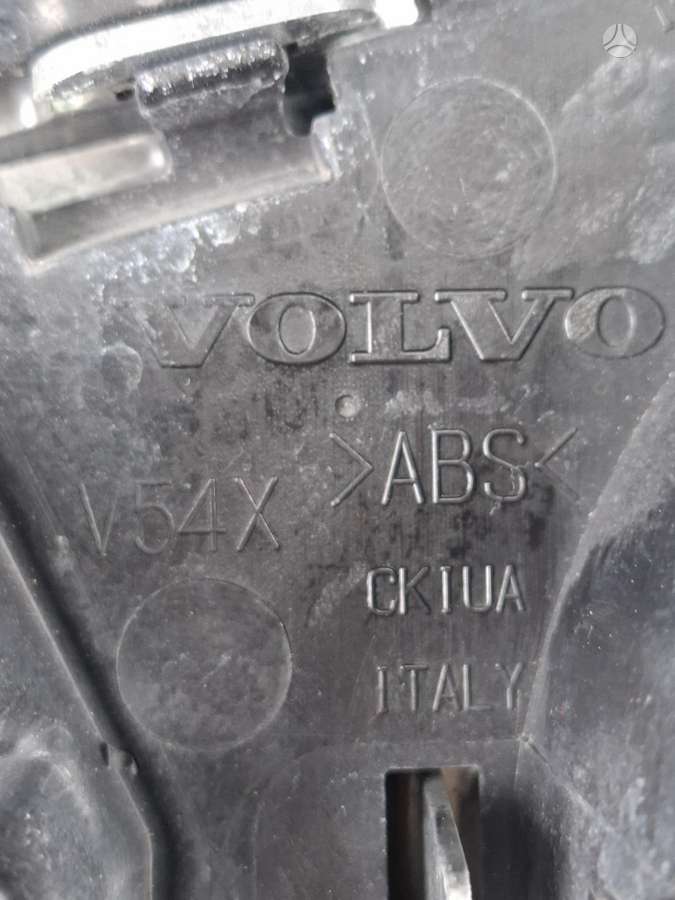 Volvo S90 fenders, front grill