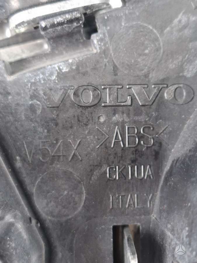 Volvo S90 sparnai, apdailos grotelės