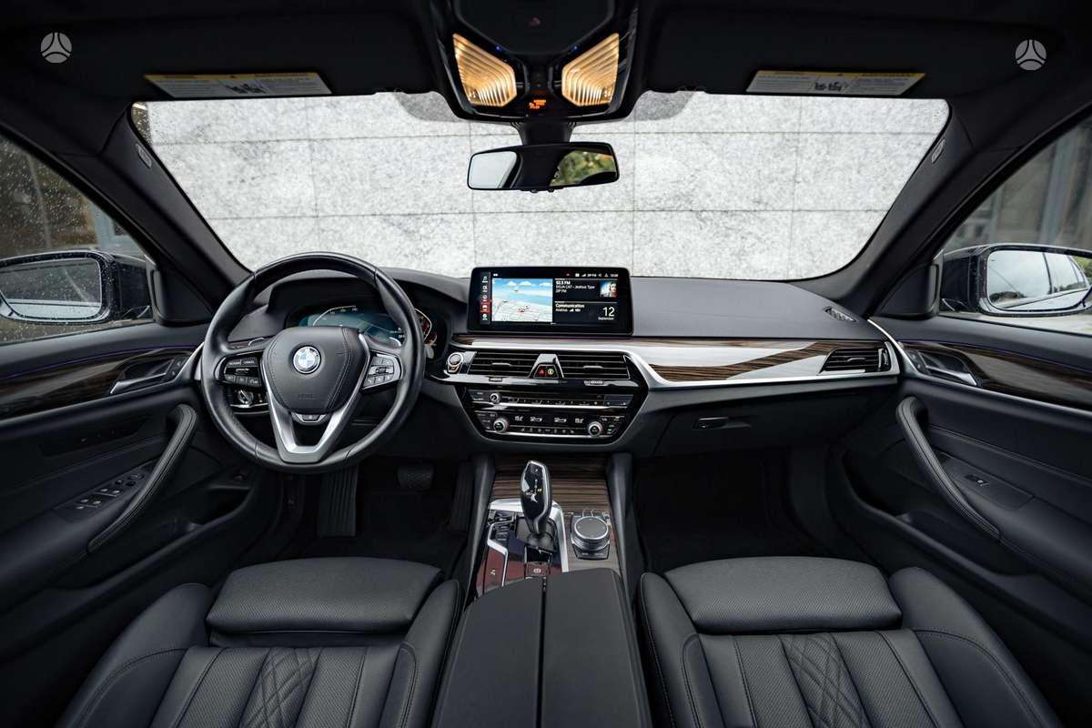 BMW 530, saloon / sedan