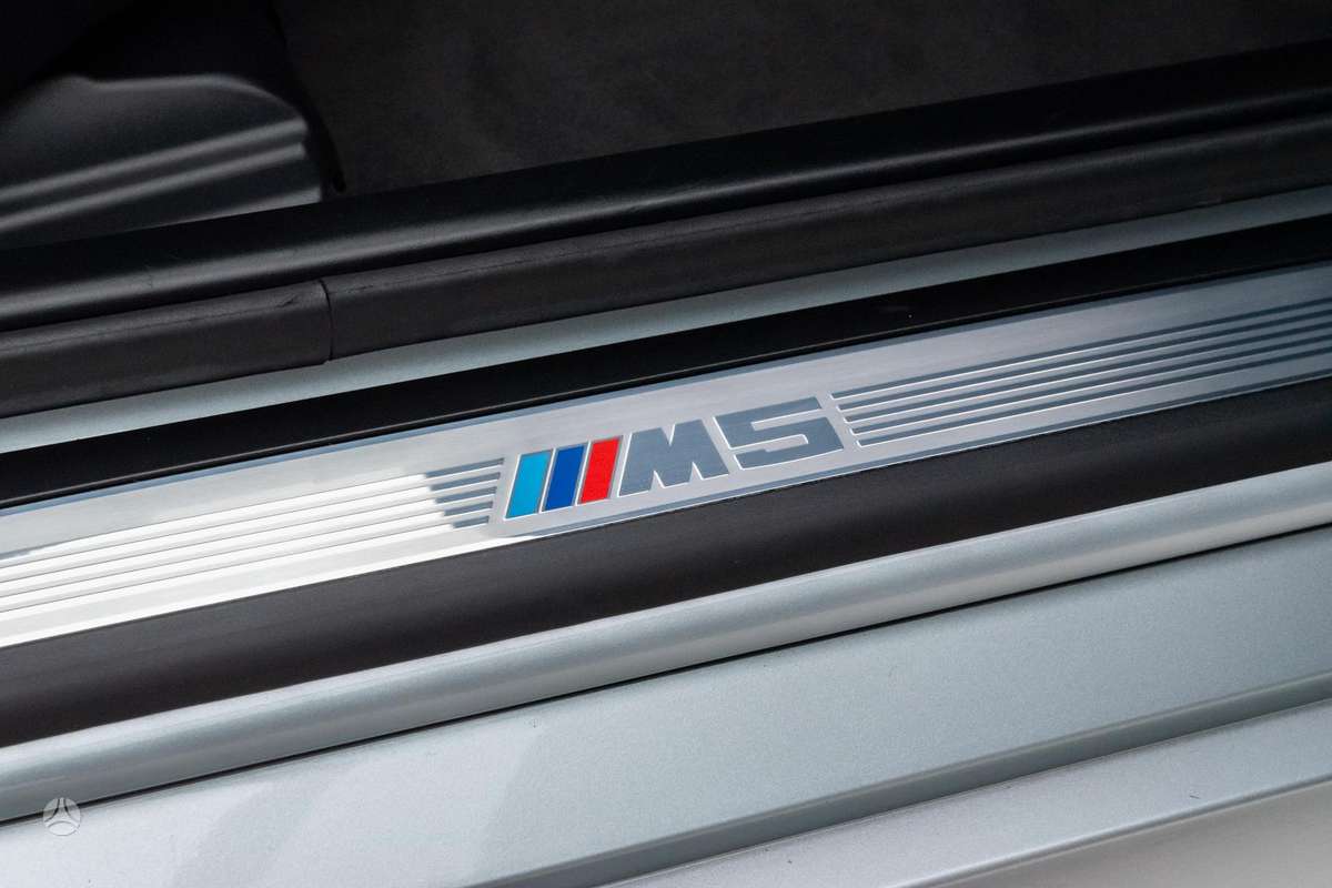 BMW M5, 5.0 l., Седан