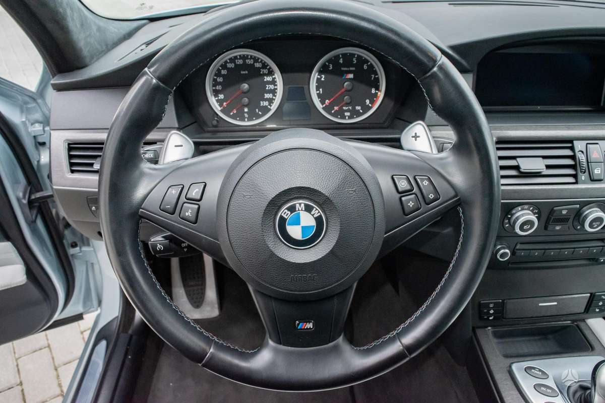 BMW M5, 5.0 l., Седан