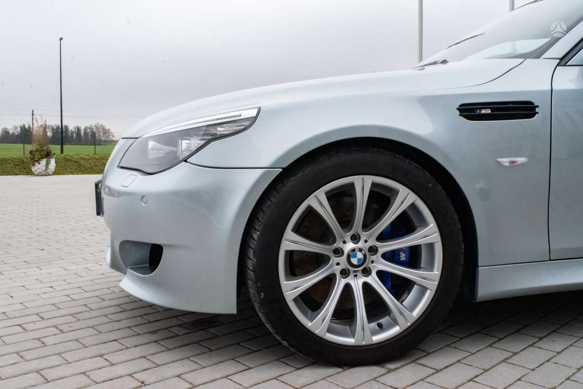 BMW M5, 5.0 l., Седан