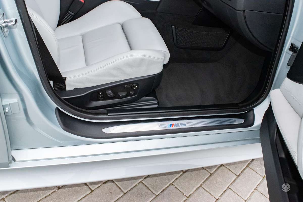 BMW M5, 5.0 l., Седан