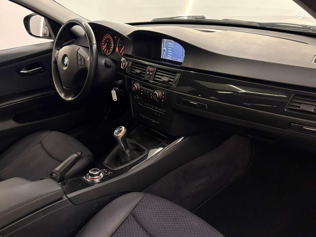 BMW 320, 2.0 l., wagon