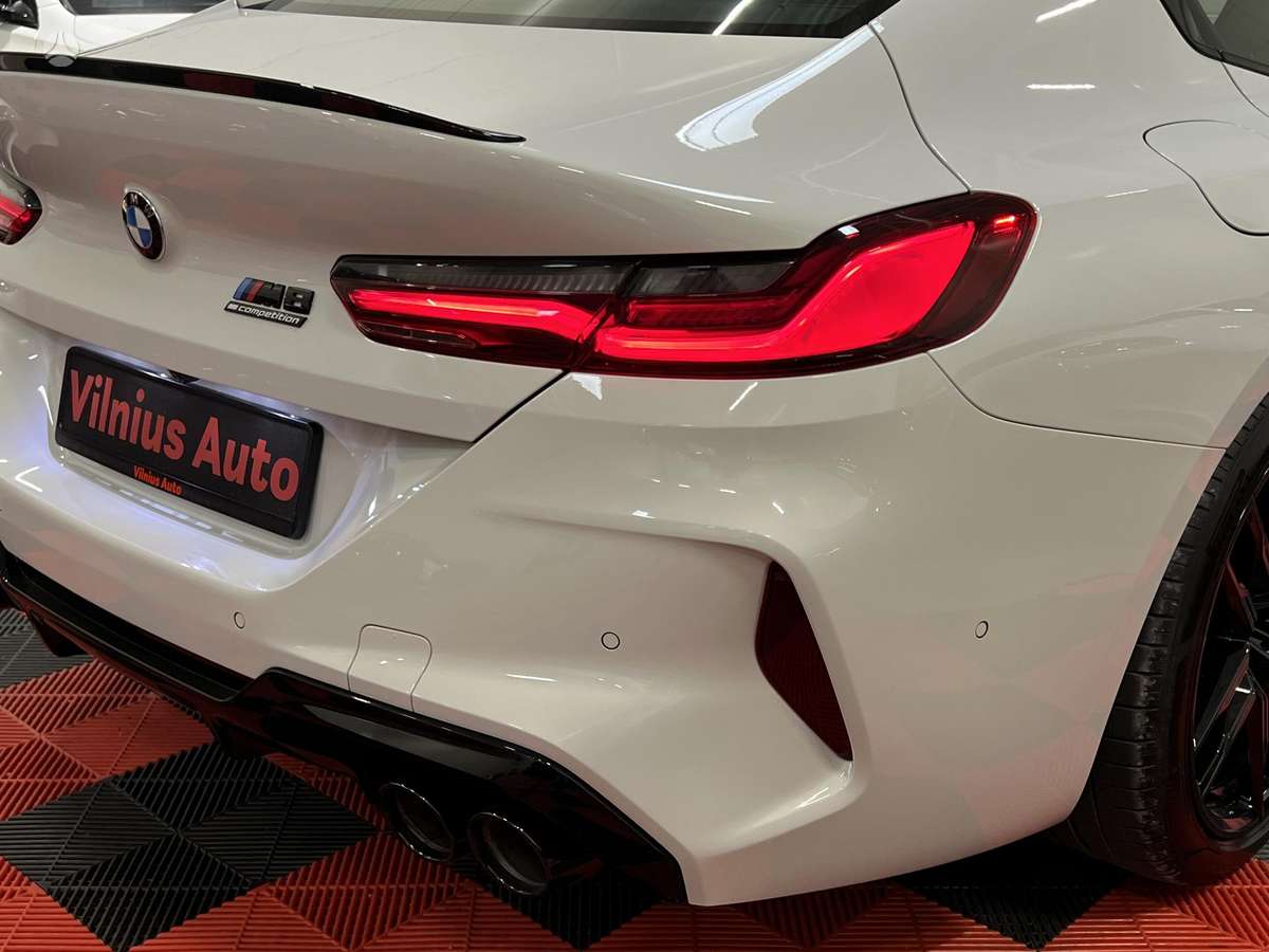 BMW M8, 4.4 l., Седан