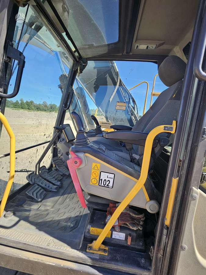 Volvo EC220E garantija 300val., excavator