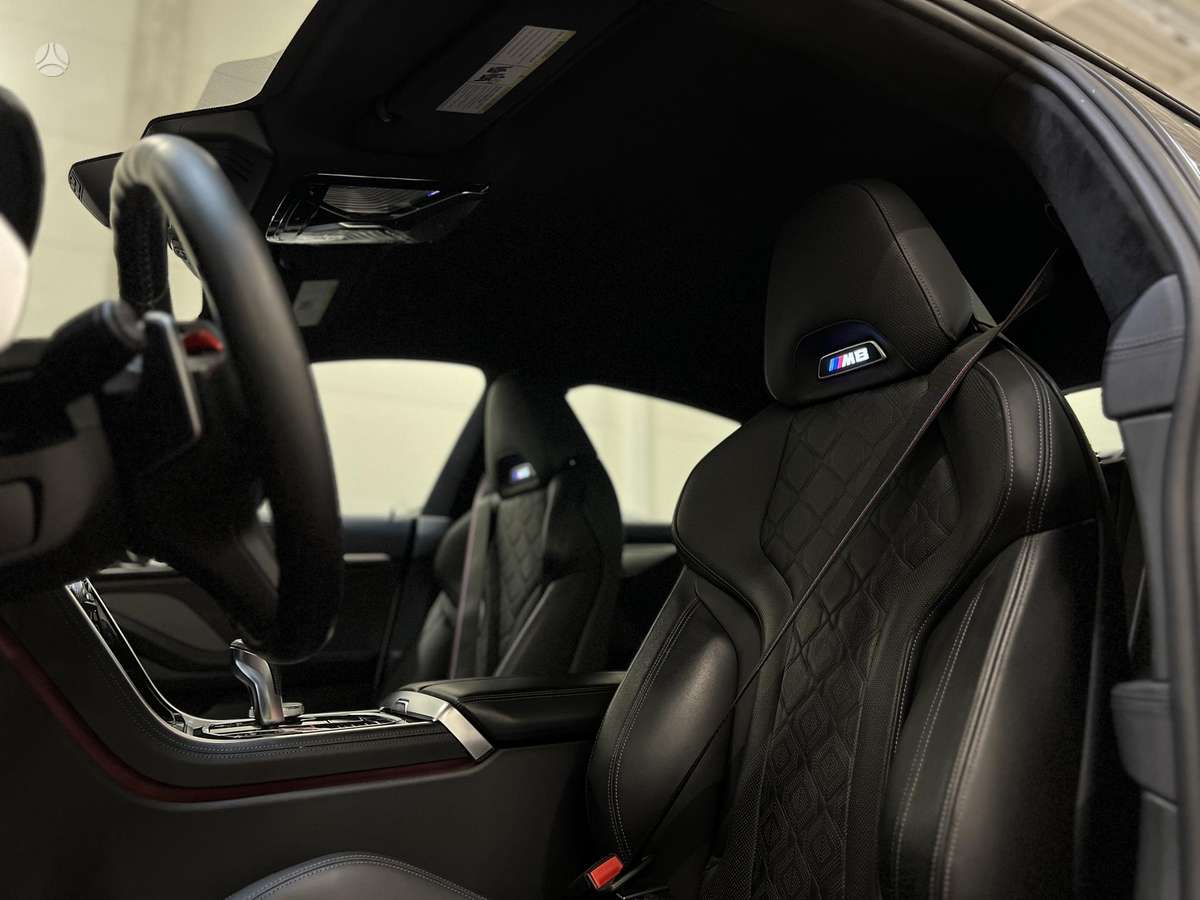 BMW M8, 4.4 l., Седан