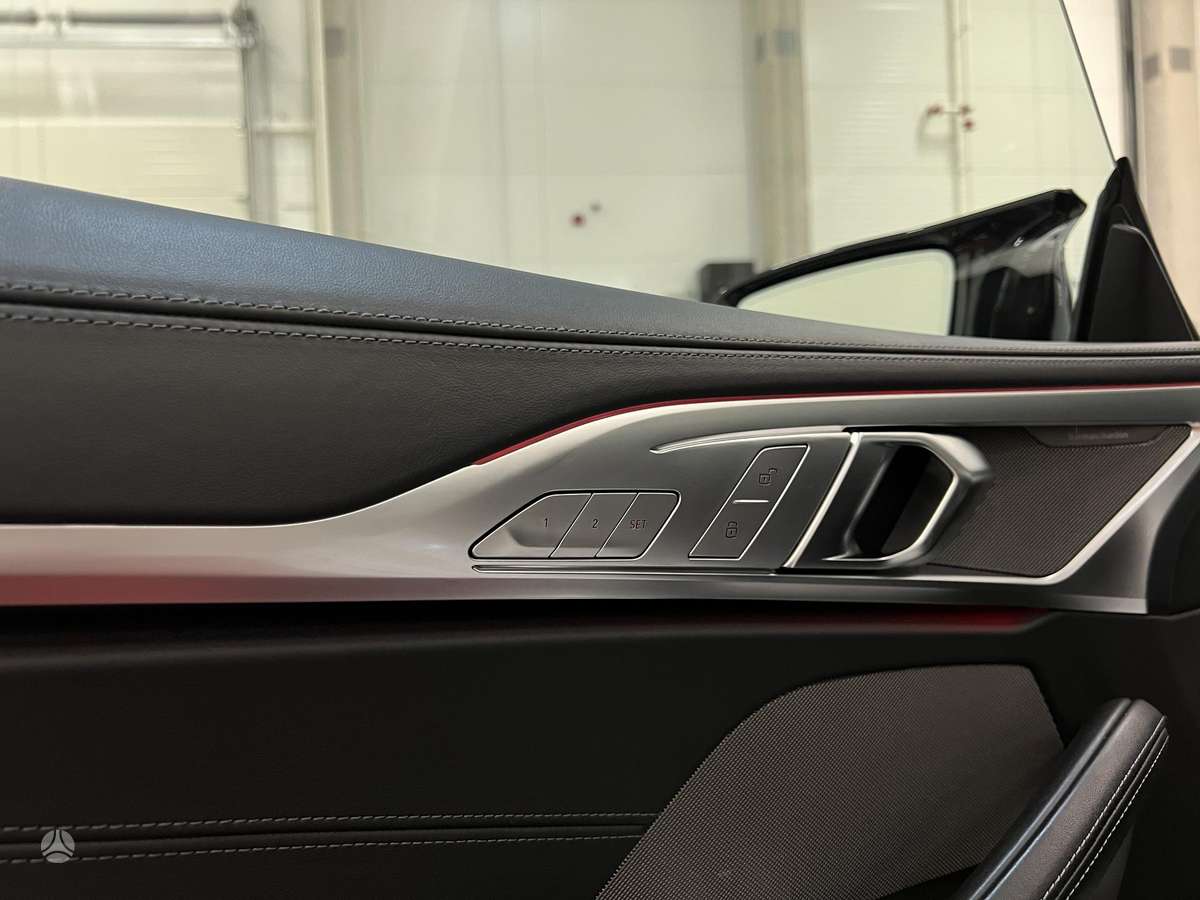 BMW M8, 4.4 l., Седан