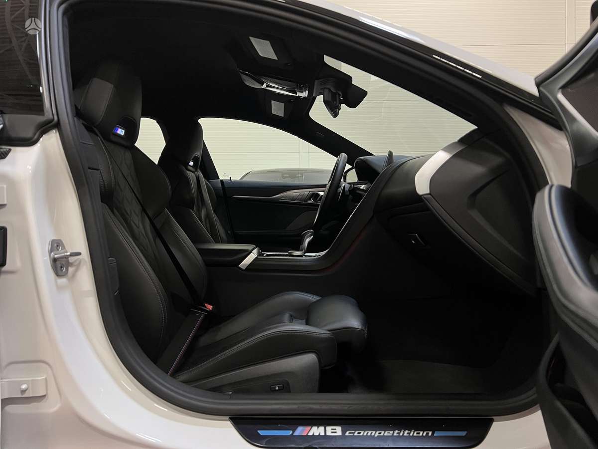 BMW M8, 4.4 l., Седан