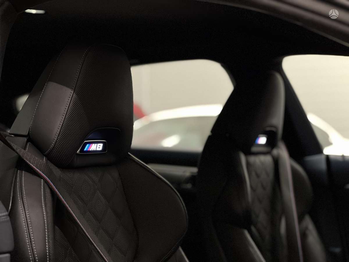 BMW M8, 4.4 l., Седан