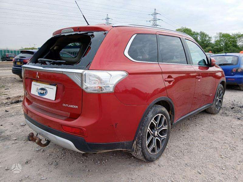 Mitsubishi Outlander dalimis