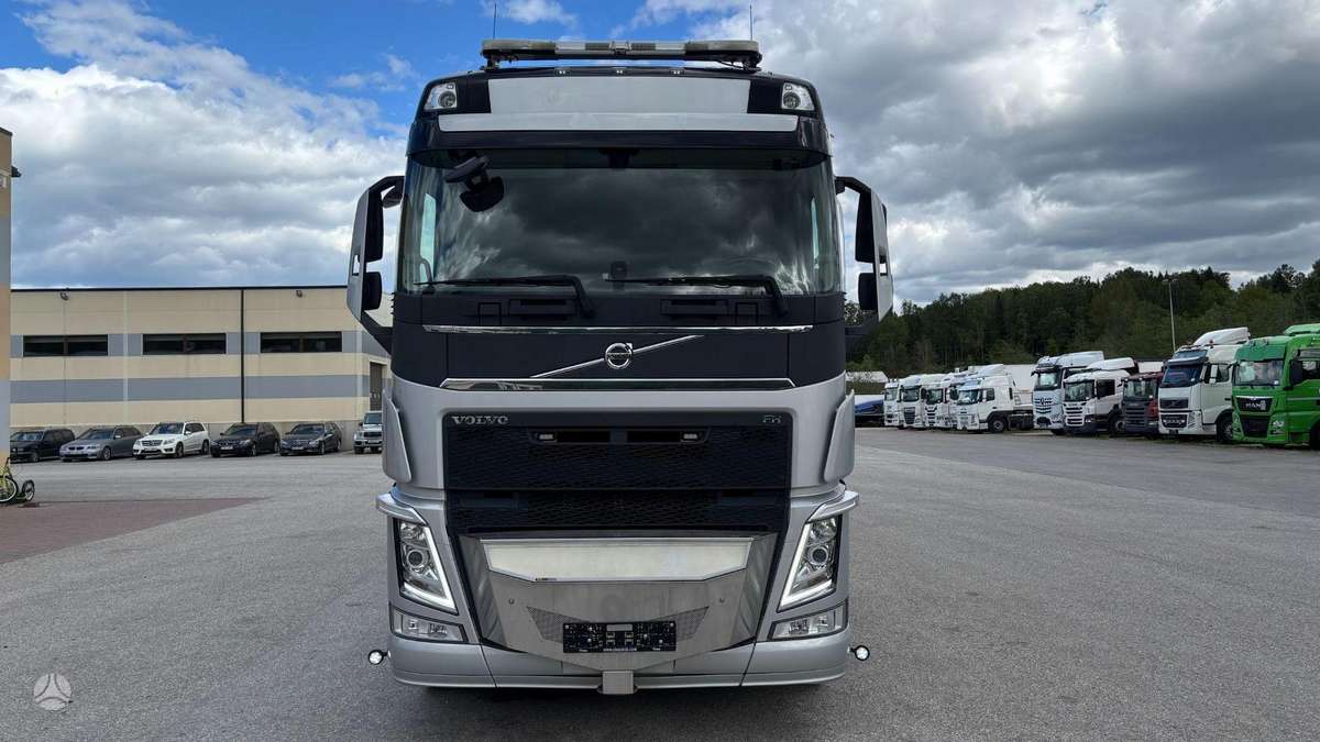 Volvo FH540, crane trucks