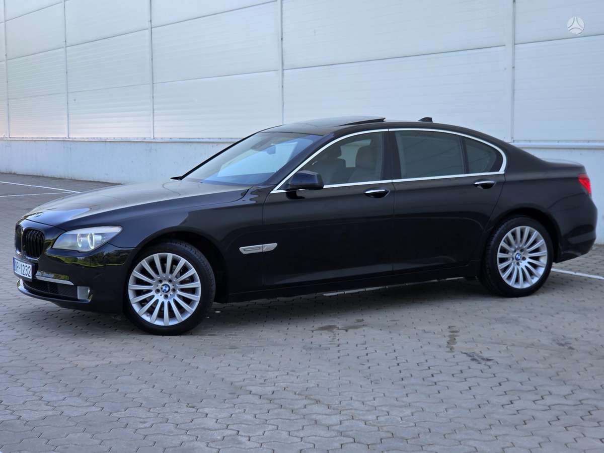 BMW 730, 3.0 l., Седан