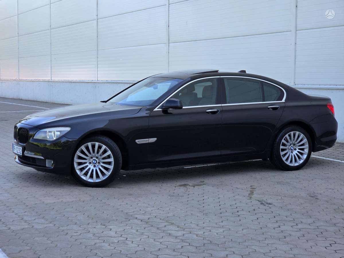 BMW 730, 3.0 l., Седан