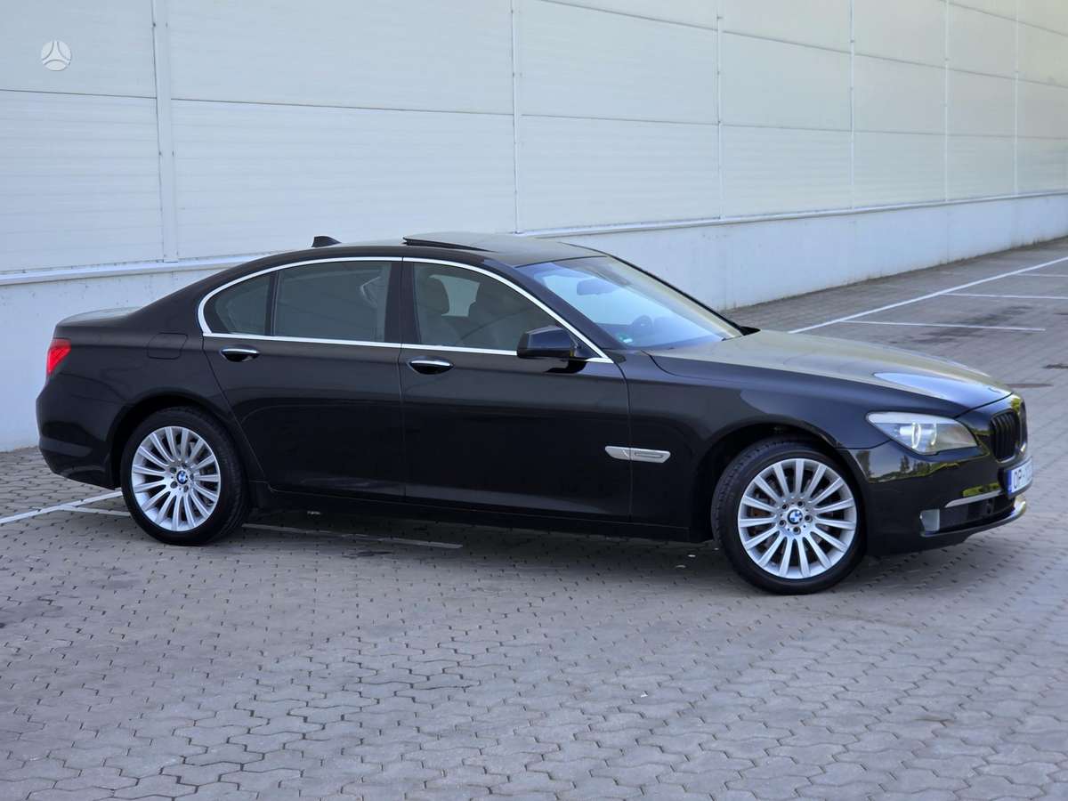 BMW 730, 3.0 l., Седан
