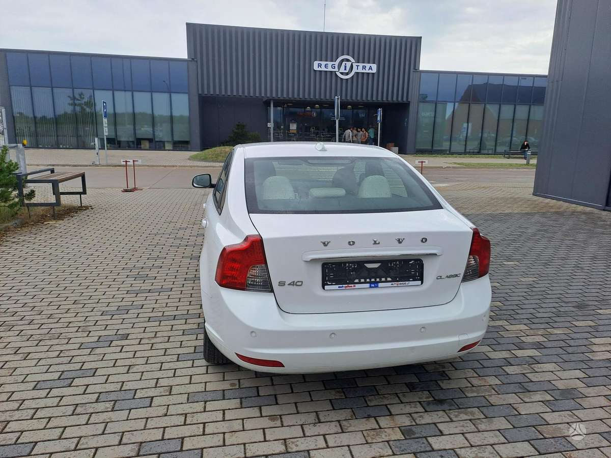 Volvo S40, 1.6 l., Седан