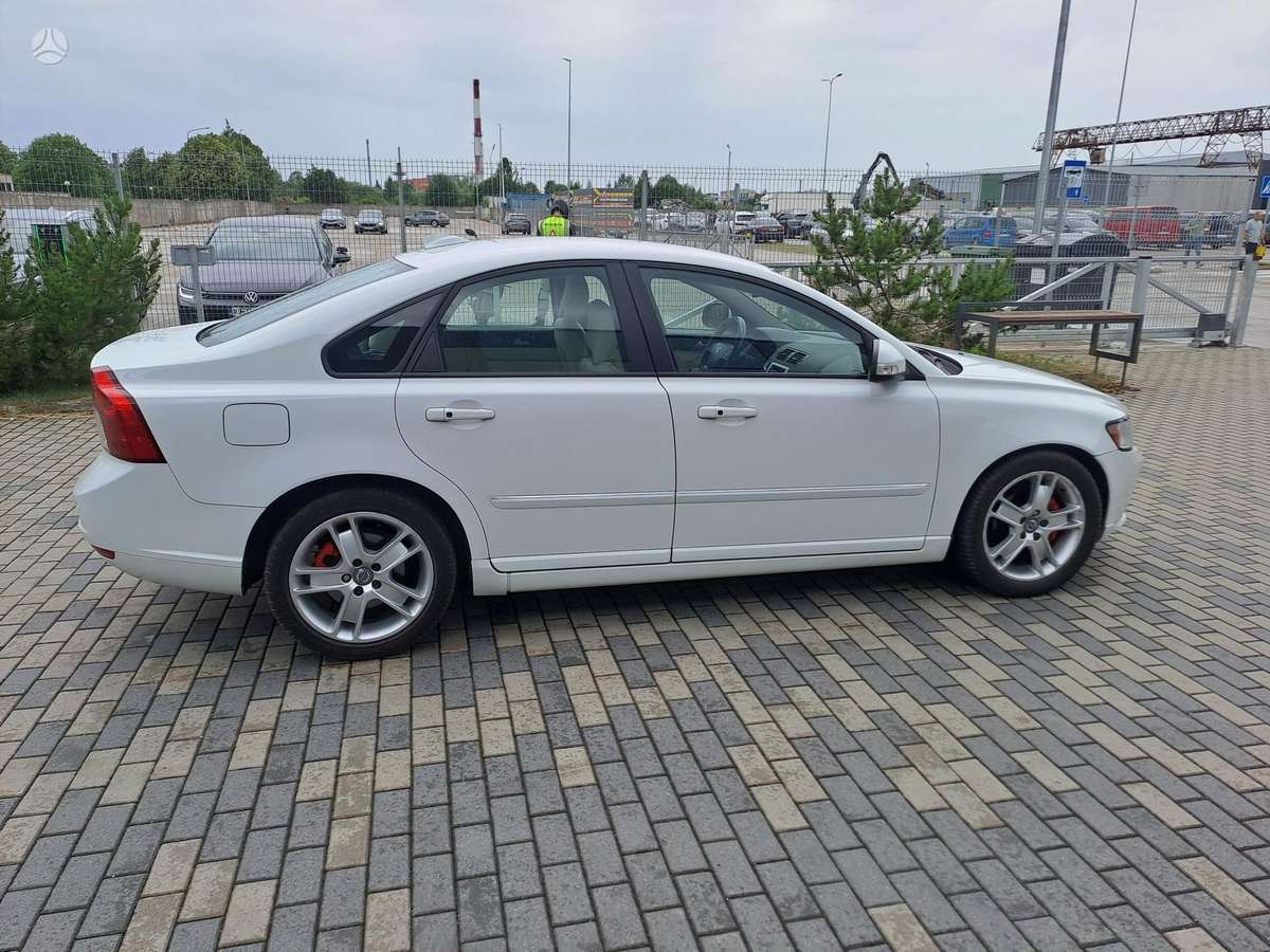 Volvo S40, 1.6 l., Седан