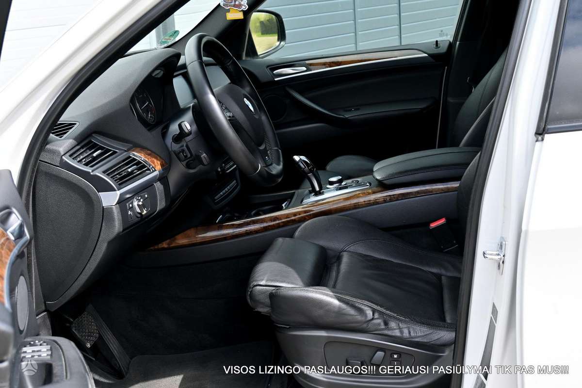 BMW X5, 3.0 l., off-road / crossover