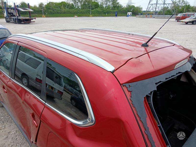 Mitsubishi Outlander dalimis