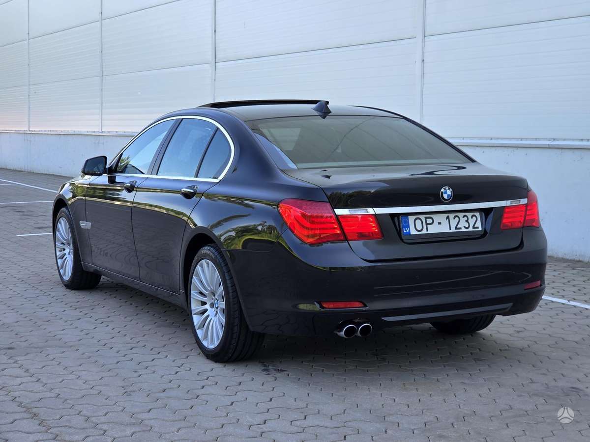 BMW 730, 3.0 l., Седан