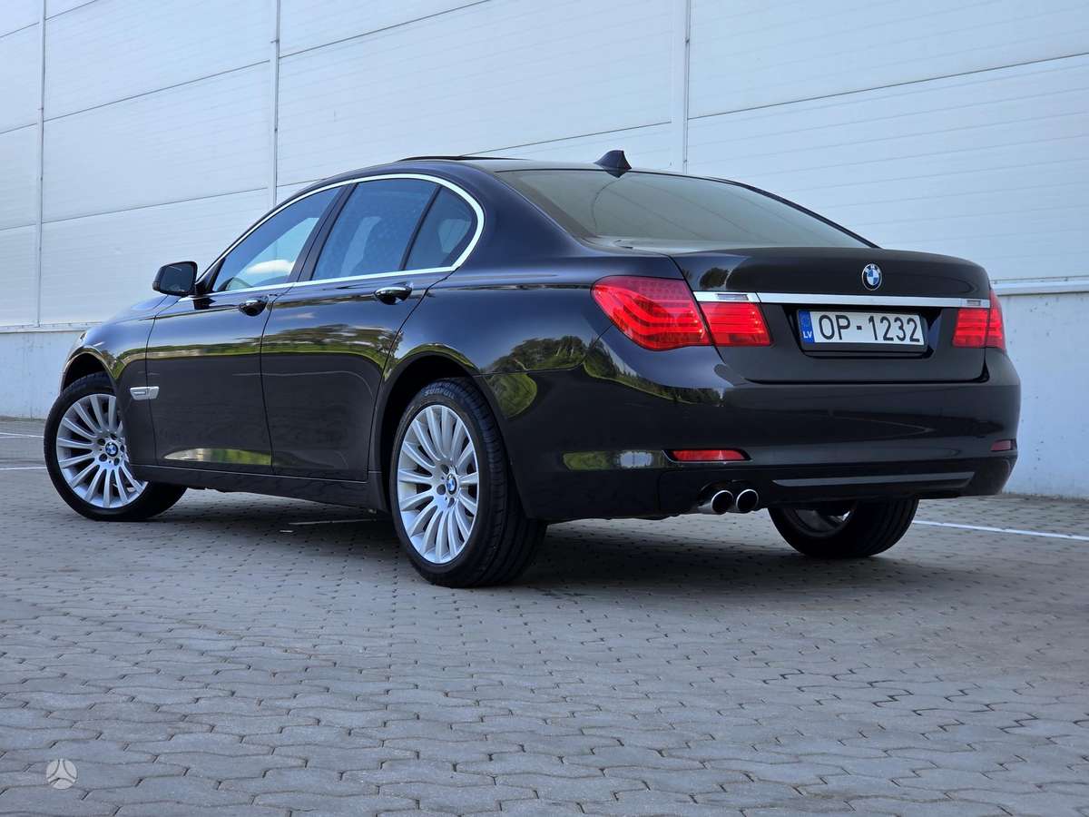 BMW 730, 3.0 l., Седан