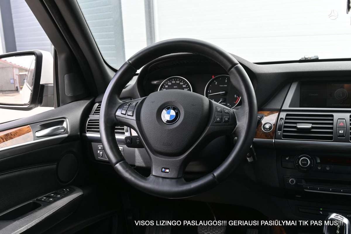 BMW X5, 3.0 l., off-road / crossover
