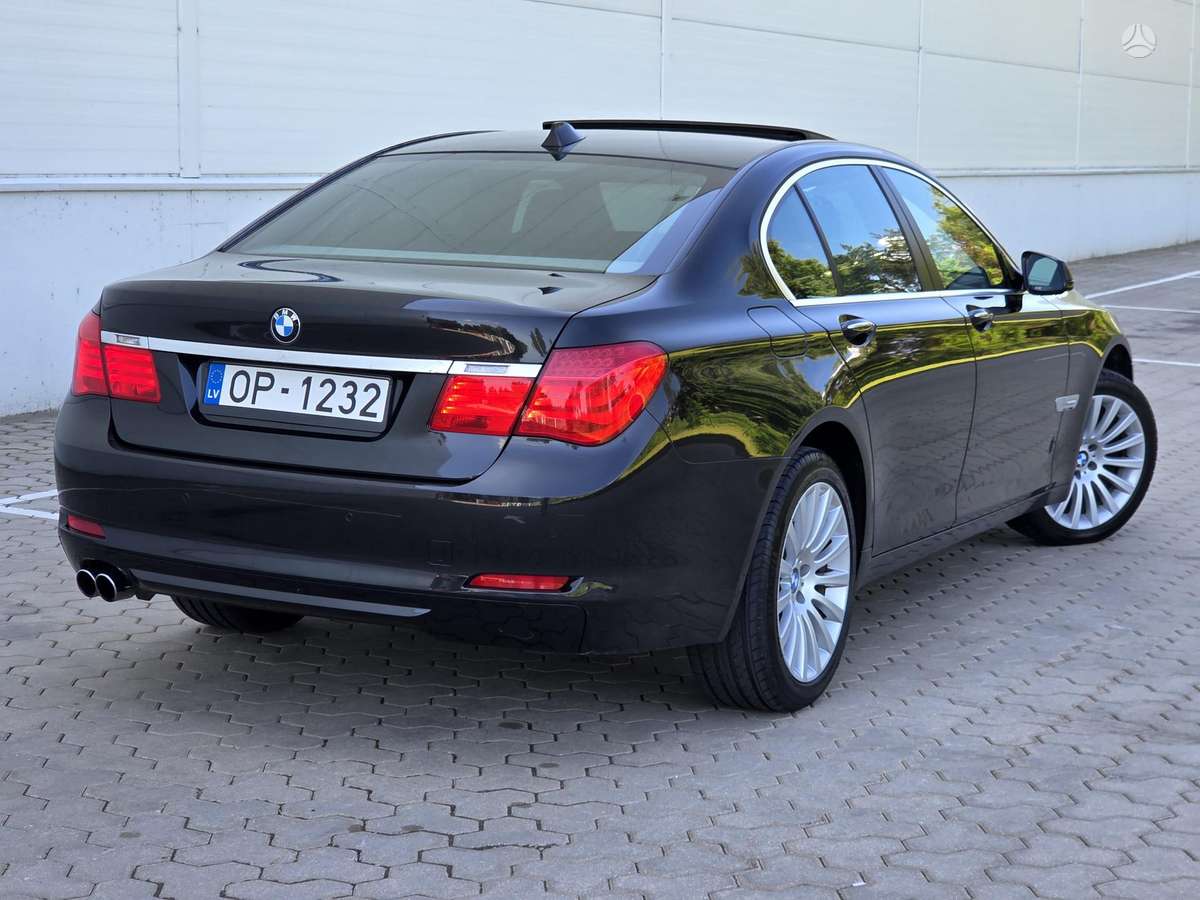 BMW 730, 3.0 l., Седан