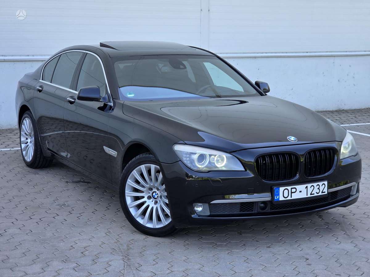 BMW 730, 3.0 l., Седан