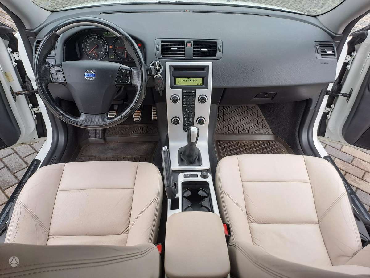 Volvo S40, 1.6 l., Седан