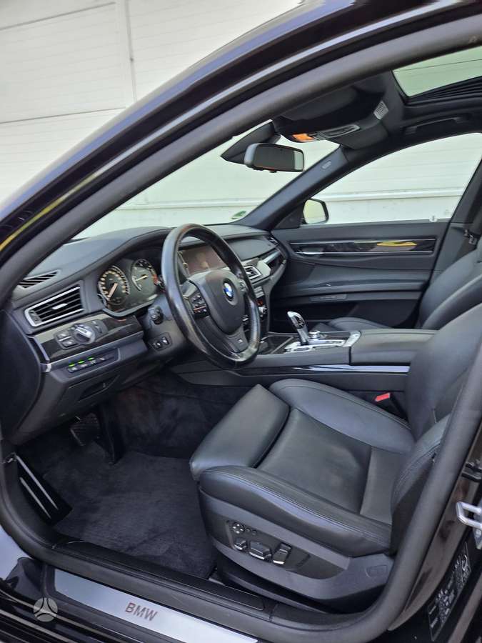 BMW 730, 3.0 l., Седан