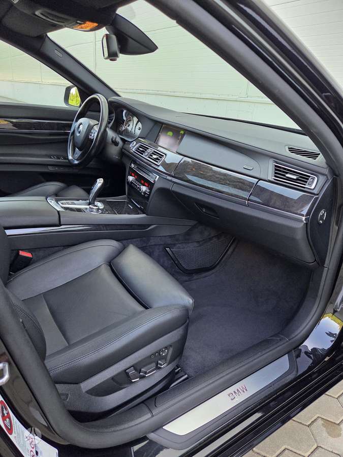 BMW 730, 3.0 l., Седан