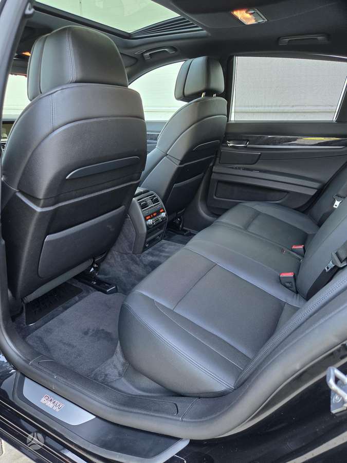BMW 730, 3.0 l., Седан