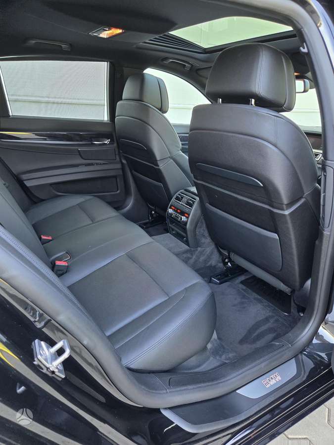 BMW 730, 3.0 l., Седан