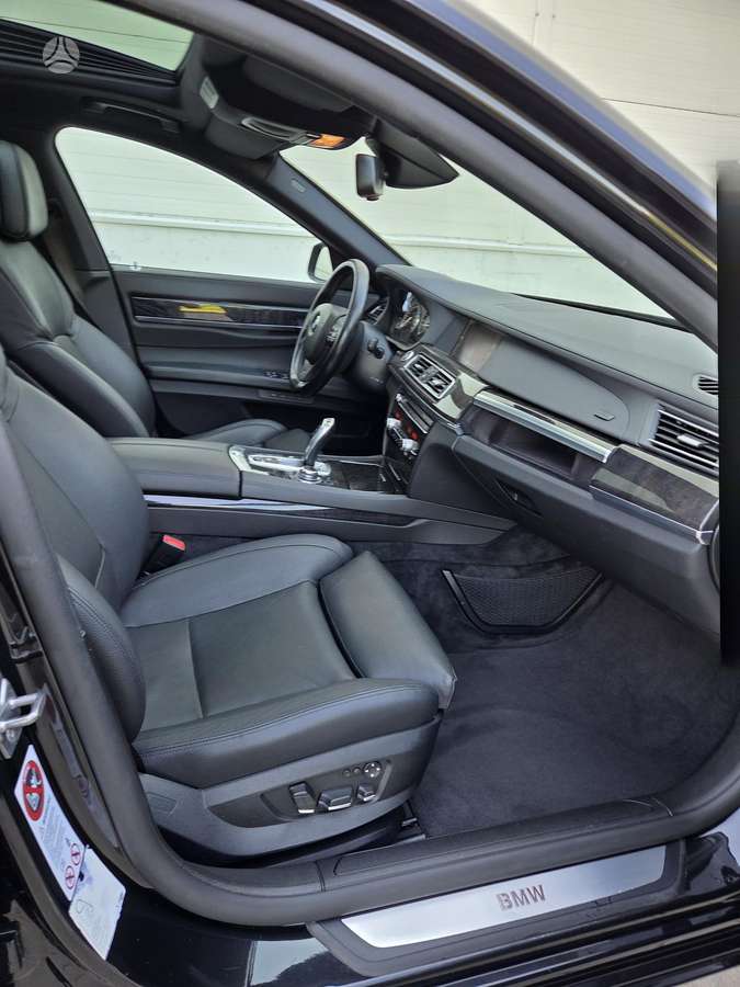 BMW 730, 3.0 l., Седан