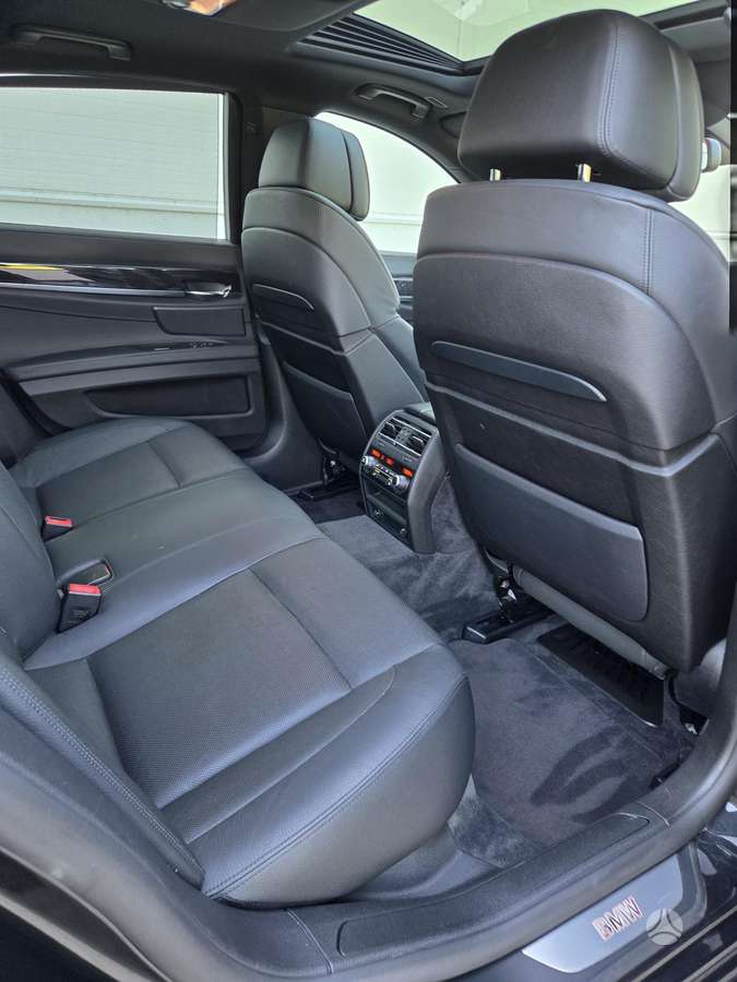BMW 730, 3.0 l., Седан