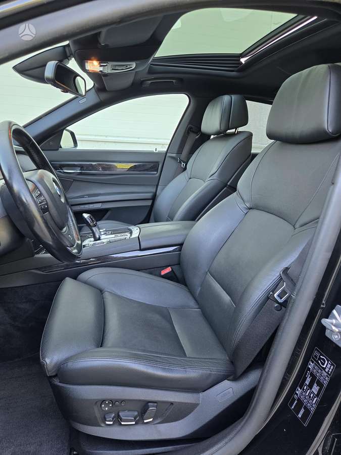 BMW 730, 3.0 l., Седан