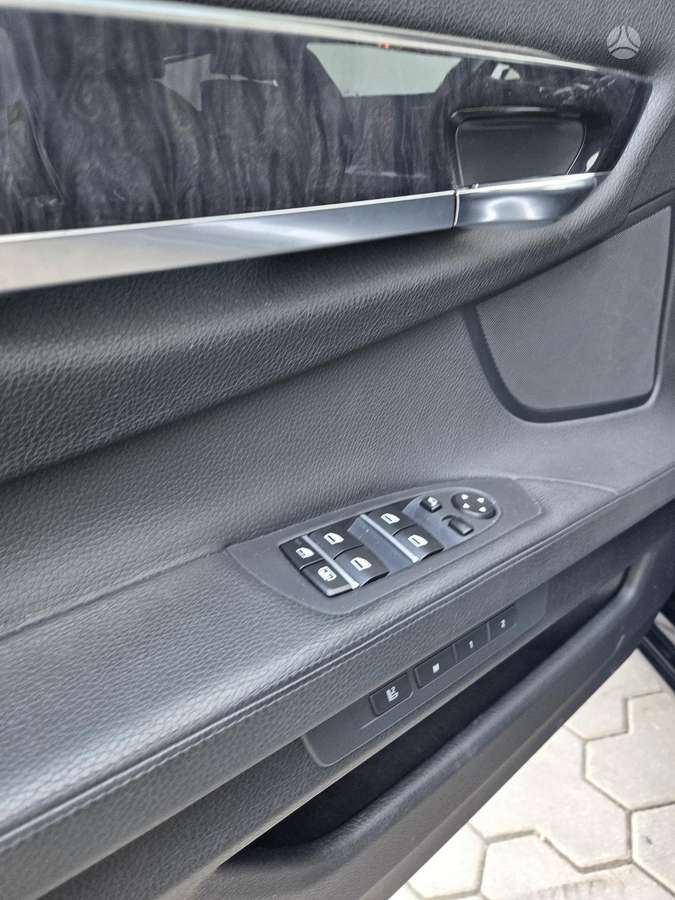 BMW 730, 3.0 l., Седан