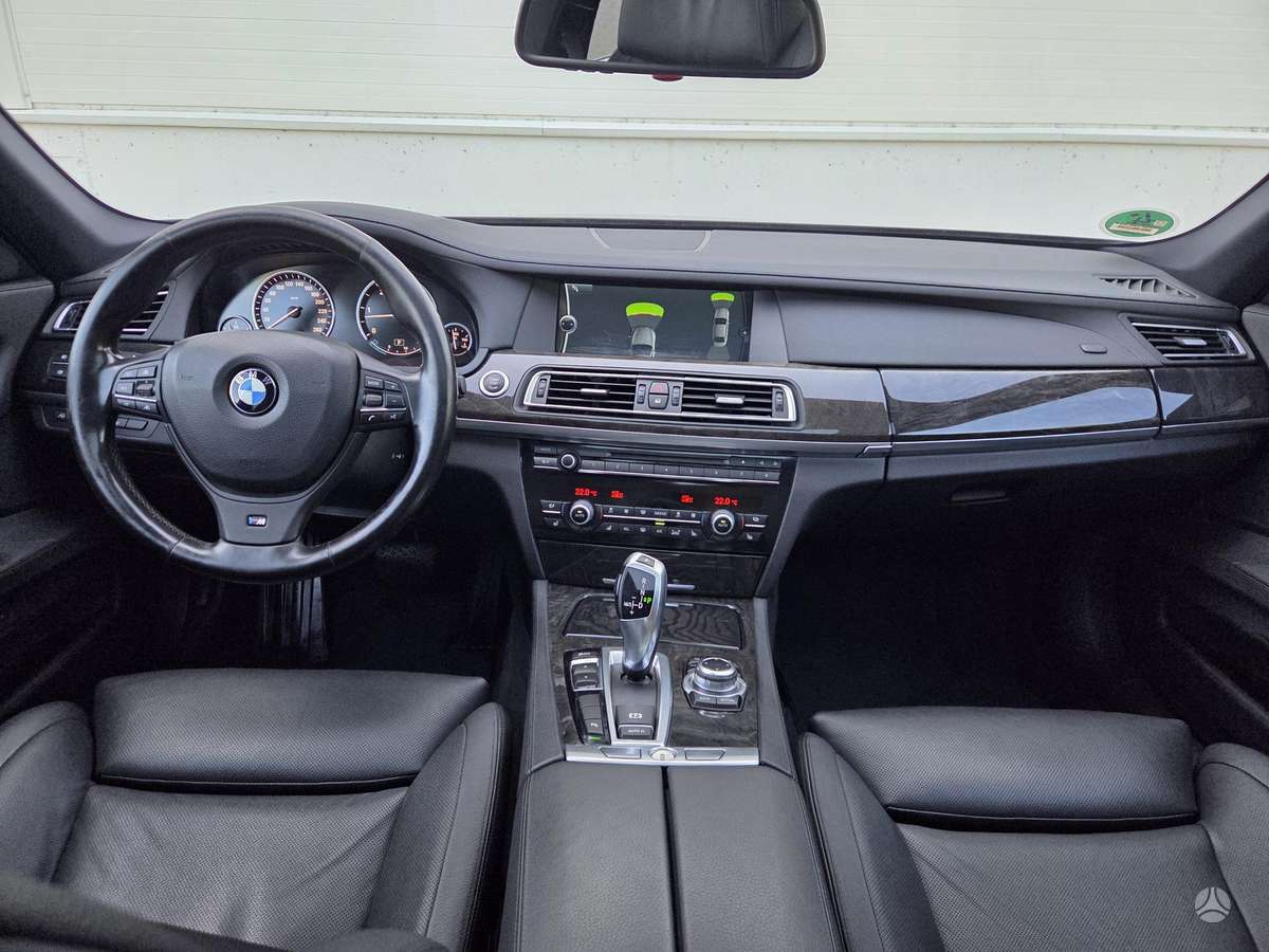 BMW 730, 3.0 l., Седан