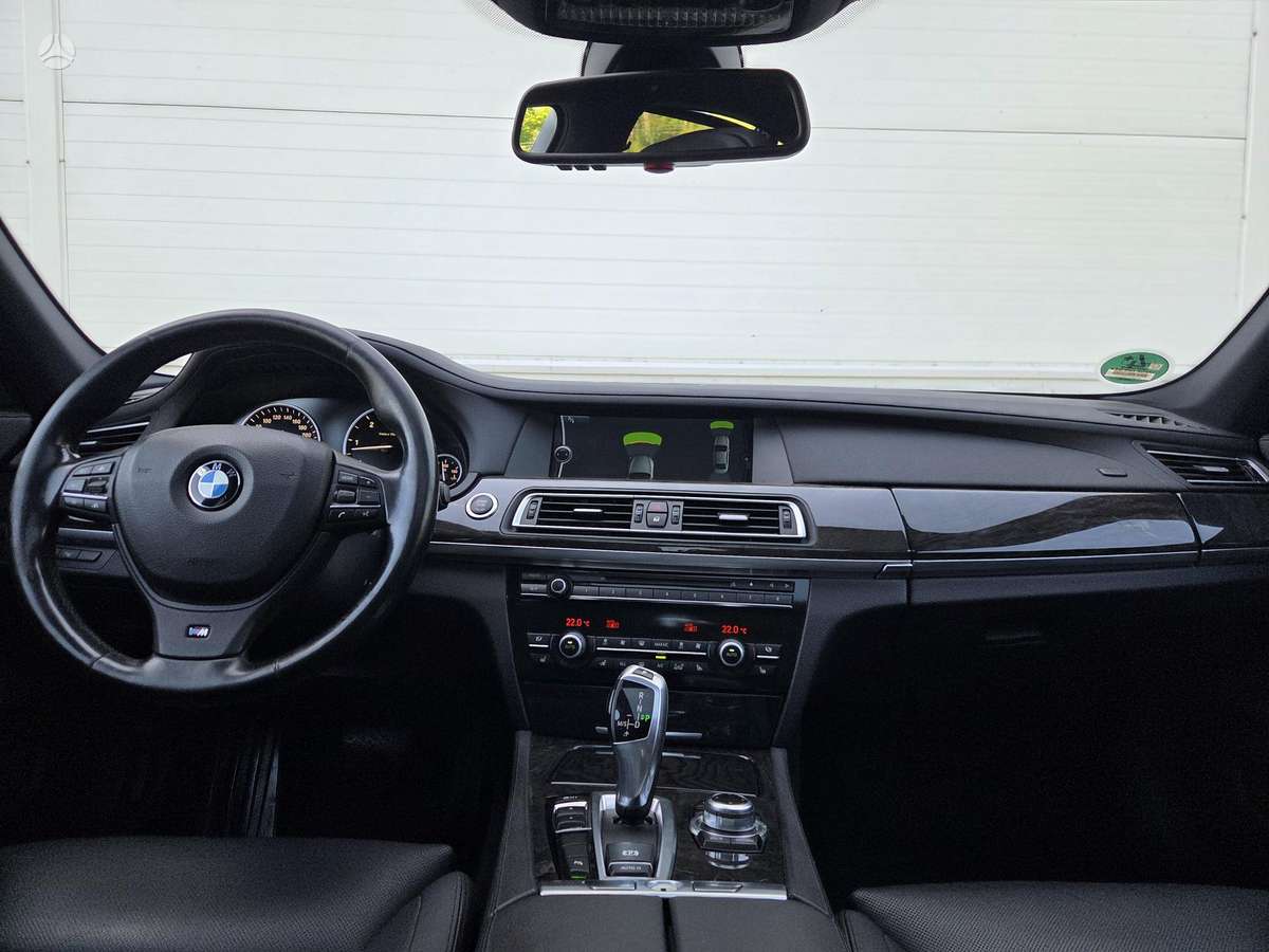 BMW 730, 3.0 l., Седан