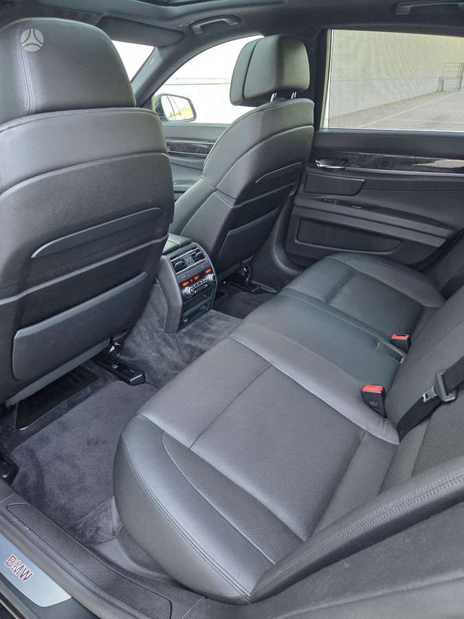 BMW 730, 3.0 l., Седан