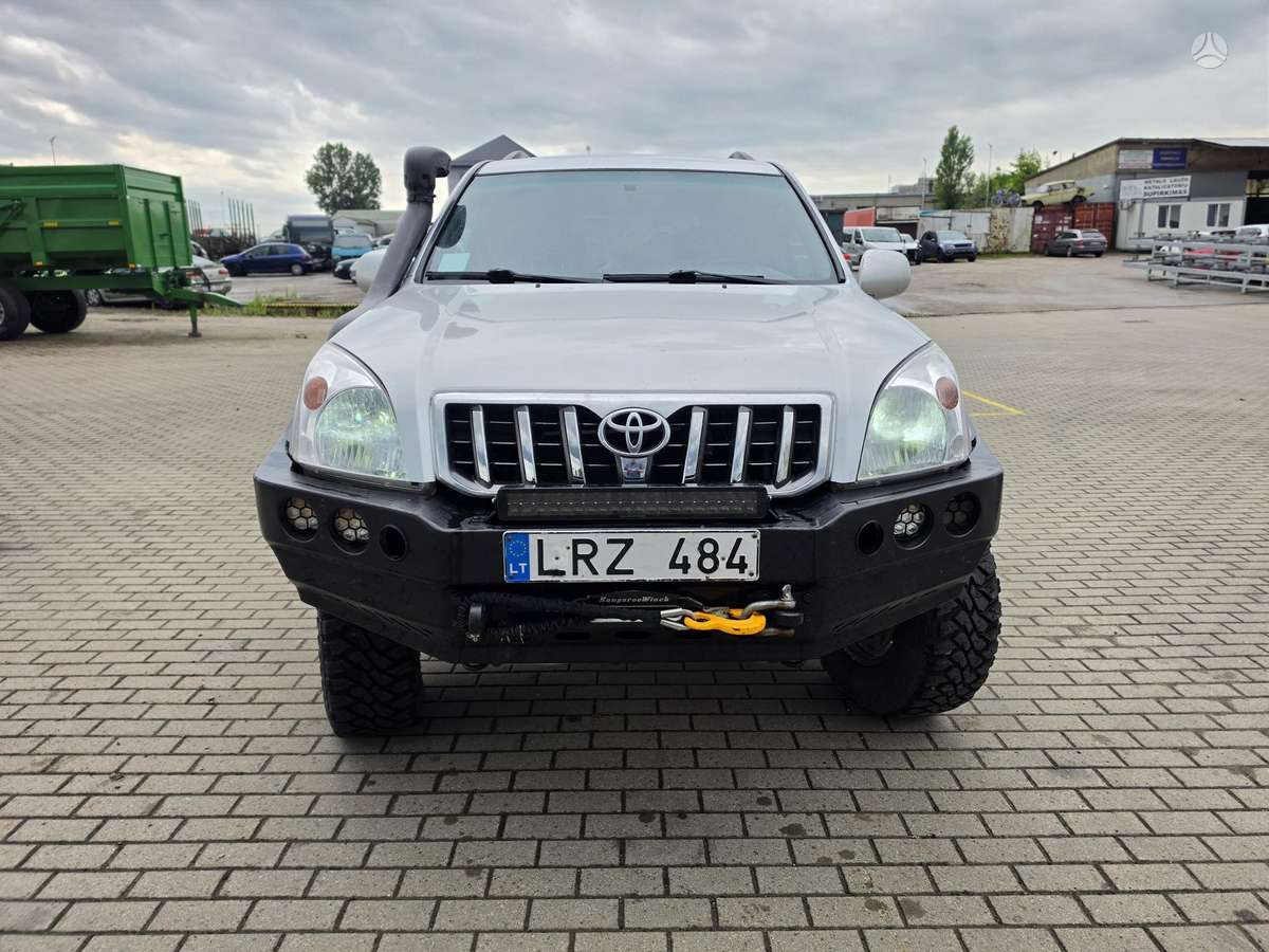 Toyota Land Cruiser - 7