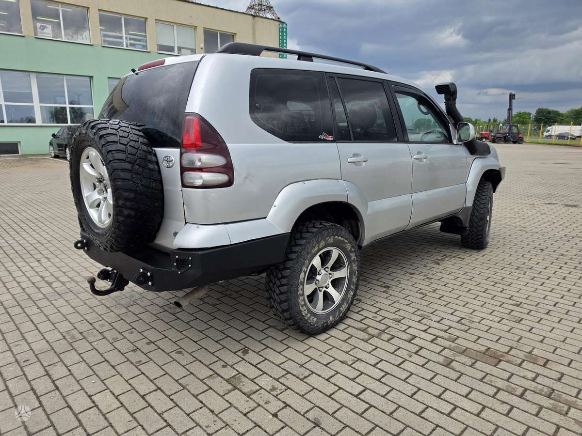 Toyota Land Cruiser - 3